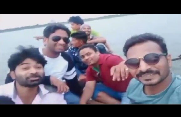 Selfie turns fatal: 7 friends celebrating birthday drowned after boat capsizes Selfie turns fatal: 7 friends celebrating birthday drowned after boat capsizes