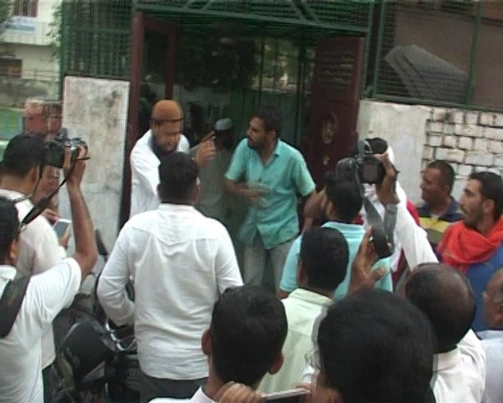 Amarnath terror attack aftermath: Watch Bajrang Dal Activists assault Imam in Hisar