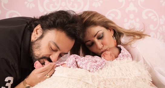 AWWWDORABLE: Adnan Sami shares FIRST PICTURE of his fairy-like DAUGHTER AWWWDORABLE: Adnan Sami shares FIRST PICTURE of his fairy-like DAUGHTER