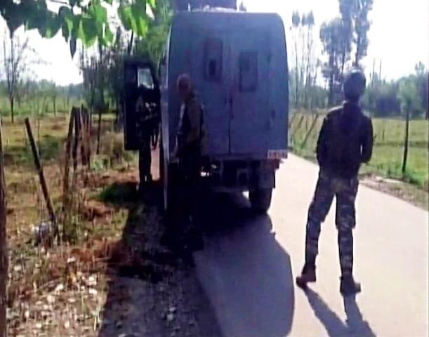 3 terrorists killed in encounter in Kashmir's Tral 3 terrorists killed in encounter in Kashmir's Tral