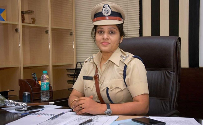 Karnataka: Top cop D Roopa transferred after Sasikala jail expose Karnataka: Top cop D Roopa transferred after Sasikala jail expose