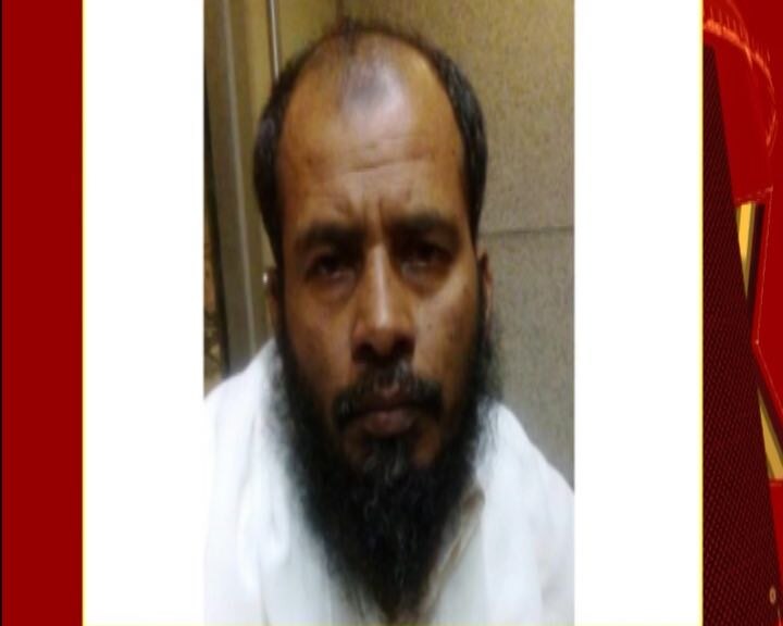Suspected Lashkar operative Saleem Khan arrested from Mumbai airport Suspected Lashkar operative Saleem Khan arrested from Mumbai airport