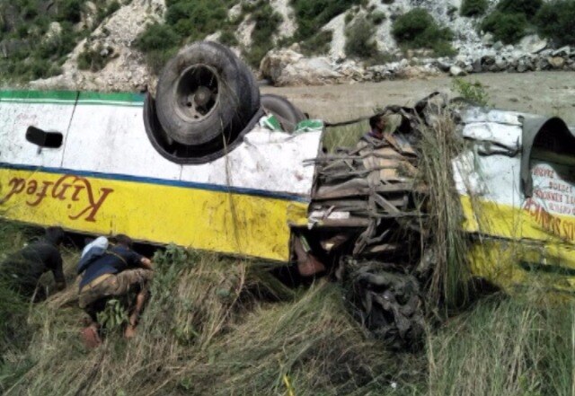 28 dead after bus falls into gorge in Himachal Pradesh 28 dead after bus falls into gorge in Himachal Pradesh
