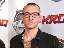 Here\'s how celebrities have reacted to Chester Bennington\'s apparent suicide