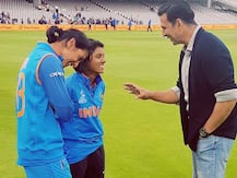 From Big-B to Akshay Kumar, celebs cheer Indian Women\'s cricket team for playing \'well\'