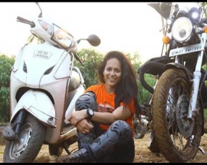 Mumbai woman biker tries to avoid pothole, gets crushed under a truck