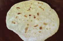 Delhi: Man kills pregnant wife for not making round chapatis