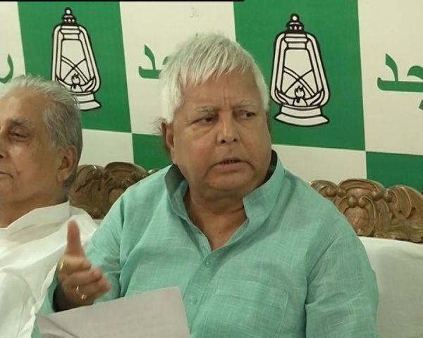 Bihar Mahagathbandhan crisis: 'Nitish never sought Tejashwi's resignation' says Lalu Bihar Mahagathbandhan crisis: 'Nitish never sought Tejashwi's resignation' says Lalu
