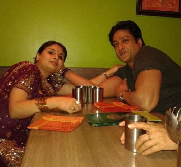 Survived with wife Pallavi and daughter Svana(Image courtesy- Instagram inderkumarrocks)