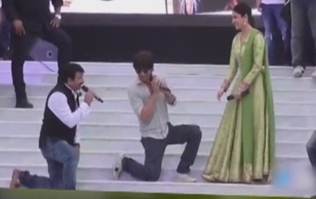 Viral Sach: BJP MP went on knees in front of actress? Viral Sach: BJP MP went on knees in front of actress?