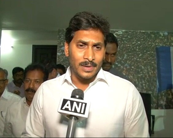 Chandrababu Naidu should be shot dead in public: Jaganmohan Reddy Chandrababu Naidu should be shot dead in public: Jaganmohan Reddy