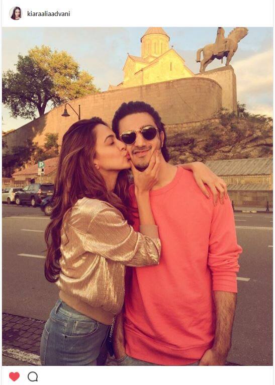 Kiara Advani kisses her brother 