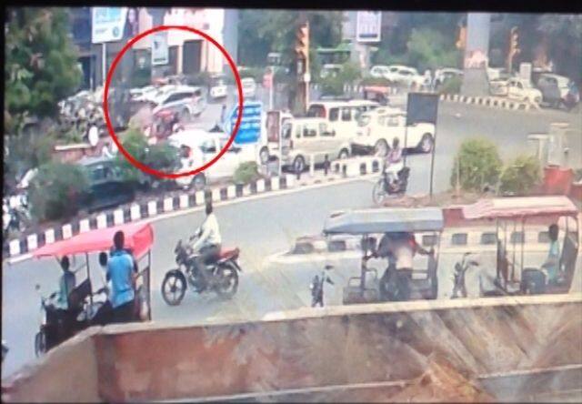 One of the passengers died on the spot, whereas the other is critically injured