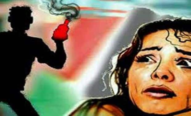 Uncle throws acid on three Pakistani girls for rejecting marriage proposal Uncle throws acid on three Pakistani girls for rejecting marriage proposal