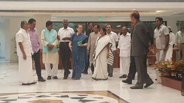Leaders of 16 opposition parties, led by Congress president Sonia Gandhi, met here today to deliberate on evolving an 