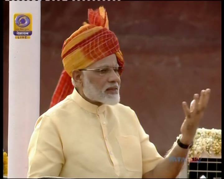 People of India stand shoulder to shoulder with those affected due to natural disasters & the tragedy in Gorakhpur: PM