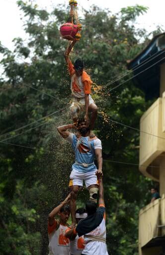 Those successfully breaking the 'Dahi Handi' hanging barely within reach of the precariously balanced human pyramids, were rewarded with grand prizes in cash and kind, besides fame and glory.