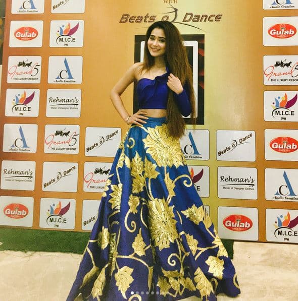 Sara Khan: Have made national flags for many occasions be it for Independence or republic day. Even at times of junior classes. I remember me, my sister and friends use to make many flags and use to greet people gifting it.