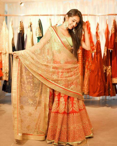 Tanya Sharma: I and my sister have always enjoyed making national flags for such days. Independence day use to be a celebration for us. Every year after flag hosting we use to have debate and news reading competition.