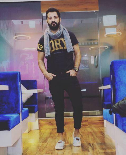 Manu Punjabi: I have national flags during my childhood many a times. It was really fun. We use to enjoy parade and visit different places of flag hosting. The environment use to be completely patriotic. And greeting people Jai Hind use to make me a proud Indian.