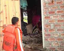 From Ground Zero Of Flood-Hit-Bihar: NDRF Team Saves 2-Day-Old, Starving  Mother  