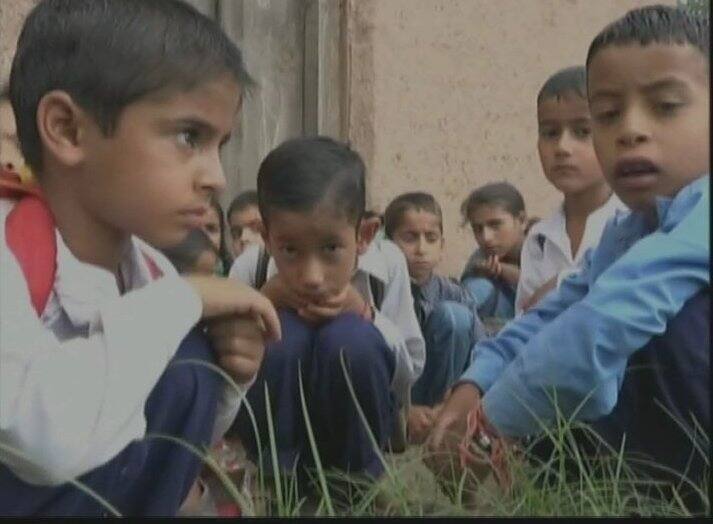 J&K: Students wait for teachers outside a primary school in Udhampur's Nanansoo for 2 hours everyday,claim parents,say teachers don't turn up