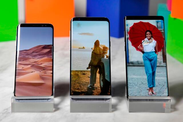 This is Samsung's first smartphone to feature dual camera set-up at the rear with portrait mode and dual optical image stabilisation (OIS). It also comes with 