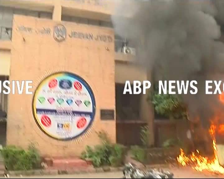 Gurmeet Ram Rahim Rape Case Verdict: The India Today Group's TV channel showed pictures of its correspondent and cameraman being attacked while they were travelling in a van in Sirsa, the Dera's headquarters. The camera captured images of the windshield and windows being struck by men with sticks.