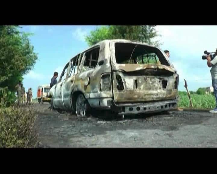 There were reports of fresh violence in Sirsa town on Monday afternoon. Two vehicles were set on fire by Dera followers, sources said.