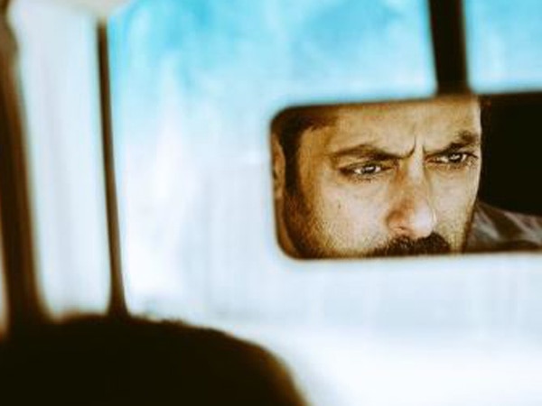 Salman Khan looks fierce in latest 'Tiger Zinda Hai' still Salman Khan looks fierce in latest 'Tiger Zinda Hai' still