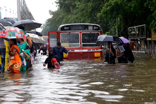 IMD issues heavy rainfall warning for Mumbai, Konkan region IMD issues heavy rainfall warning for Mumbai, Konkan region