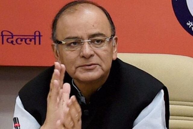 Arun Jaitley hits out at Yashwant Sinha, calls him job applicant at 80 Arun Jaitley hits out at Yashwant Sinha, calls him job applicant at 80