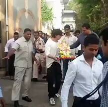 IN PICS: Shah Rukh Khan Bids Farewell To Lord Ganesha With Famliy