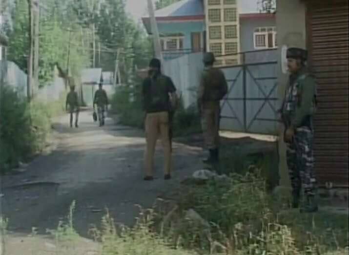 Sopore, J&K: Two Lashkar-e-Taiba terrorists gunned down in an encounter Sopore, J&K: Two Lashkar-e-Taiba terrorists gunned down in an encounter