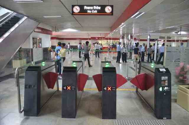 Pictures of first metro station in Lucknow