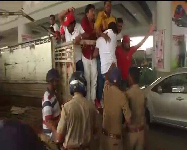 Samajwadi Party chief Akhilesh Yadav had taken to Twitter to vent out his anger over the credit given to the central government for the Lucknow metro project.