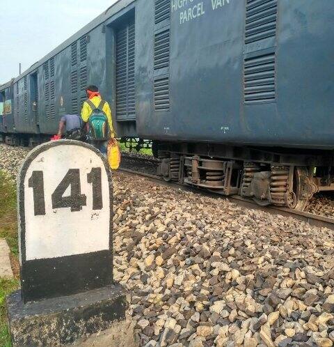 In yet another incident of a train accident, Shaktipunj Express derailed in UP's Sonbhadra district. Seven coaches of Shaktipunj Express jump off track.