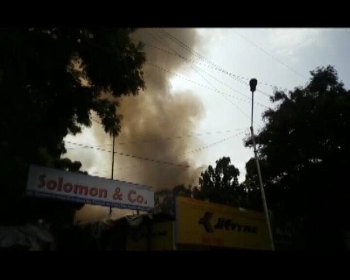 6 fire tenders and 5 water tankers rushed to the spot.