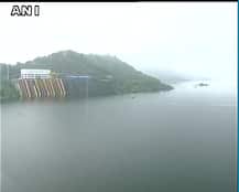 Sardar Sarovar Dam inauguration: Due to unfavorable weather in Kevadia PM Modi\'s chopper lands in Dabhoi