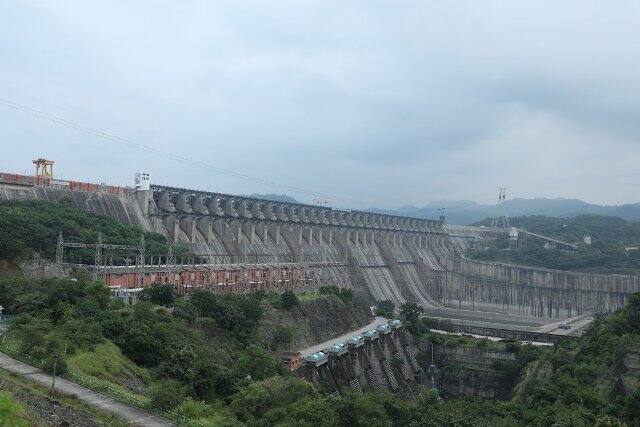 Lack of water resources has been a major factor in slowing the pace of development: PM