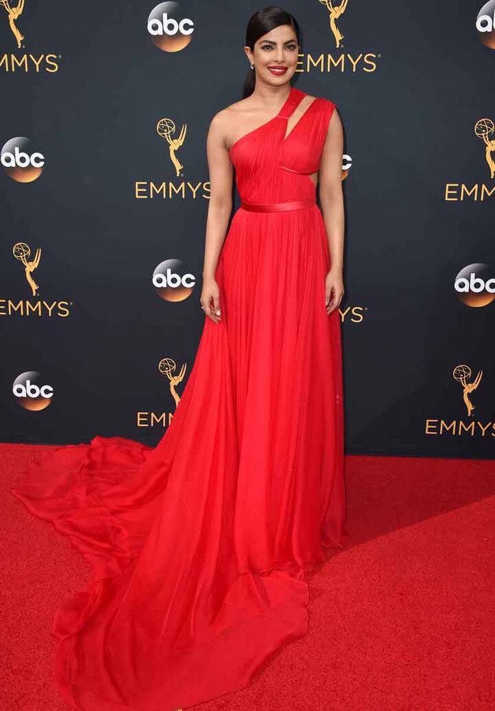 Last year, Priyanka had made her debut at the Emmy Awards and left a lasting impression with a confident twirl in a red single shoulder gown.