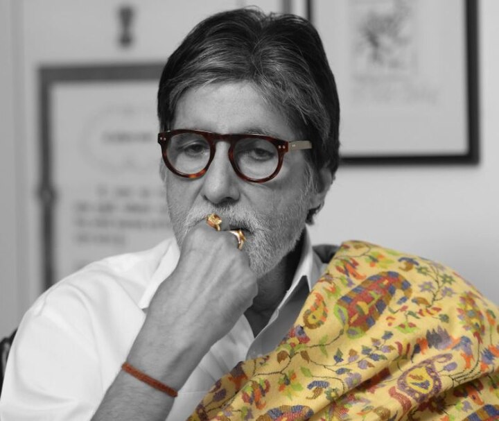 Amitabh Bachchan trolled for posting a picture on Pink's first anniversary Amitabh Bachchan trolled for posting a picture on Pink's first anniversary