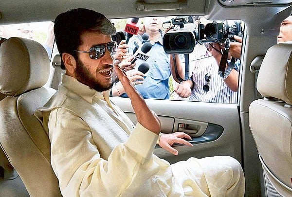 Kashmiri separatist leader Shabir Shah was in constant touch with Pakistan based UN-designated global terrorist Hafiz Saeed,the Enforcement Directorate (ED) sources have revealed on Saturday. (Photo: PTI)