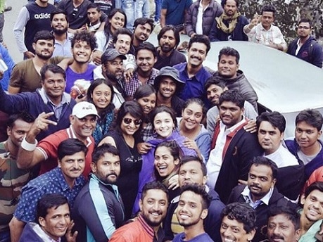 See Pics: Alia Bhatt wraps Kashmir schedule of 'Raazi' See Pics: Alia Bhatt wraps Kashmir schedule of 'Raazi'