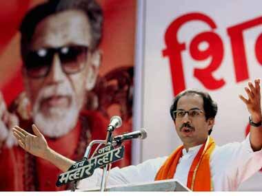 Shiv Sena lashes out at Modi Government over the current economic state in the country. In its mouthpiece Saamna backed Rahul Gandhi’s statement on economy, saying “Development has gone mad” (Vikas pagal ho gaya hai)