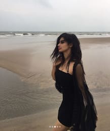 Check out TV actress Mouni Roy\'s HOTTEST Birthday Pictures!!!