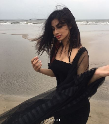 She is one of the hottest girls in the telly world. She won millions of hearts with the role of Sati in Devon Ke Dev Mahadev. 