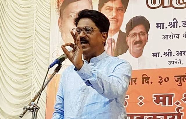 Sena MP Arvind Sawant had asked for new foot over bridge at Elphinstone in 2016 Sena MP Arvind Sawant had asked for new foot over bridge at Elphinstone in 2016