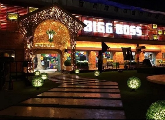'Bigg Boss 11' house design will play with contestants' psyche: Omung Kumar 'Bigg Boss 11' house design will play with contestants' psyche: Omung Kumar