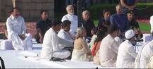 IN PICS: President Kovind, PM Modi, VP Naidu pay tribute to Mahatma Gandhi